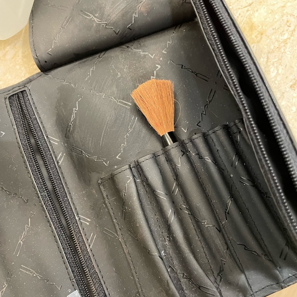 Wallet size Mac Make up and brush holder - Picture 7 of 15